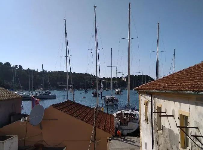 Ilios فندق Lákka